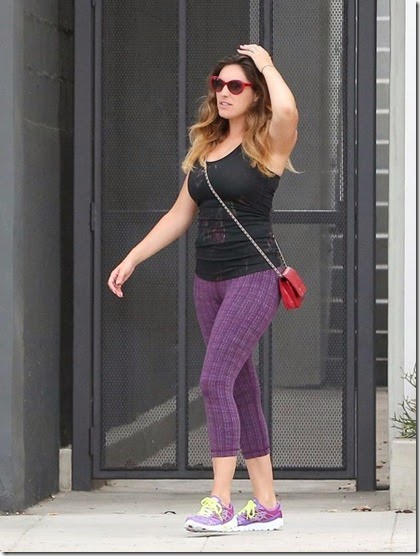 kelly_brook_leaving_the_gym_in_west_hollywood_71414_VV9t8LTd_sized