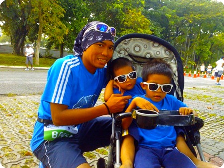 Strollerman is back at Larian Paru Paru :)