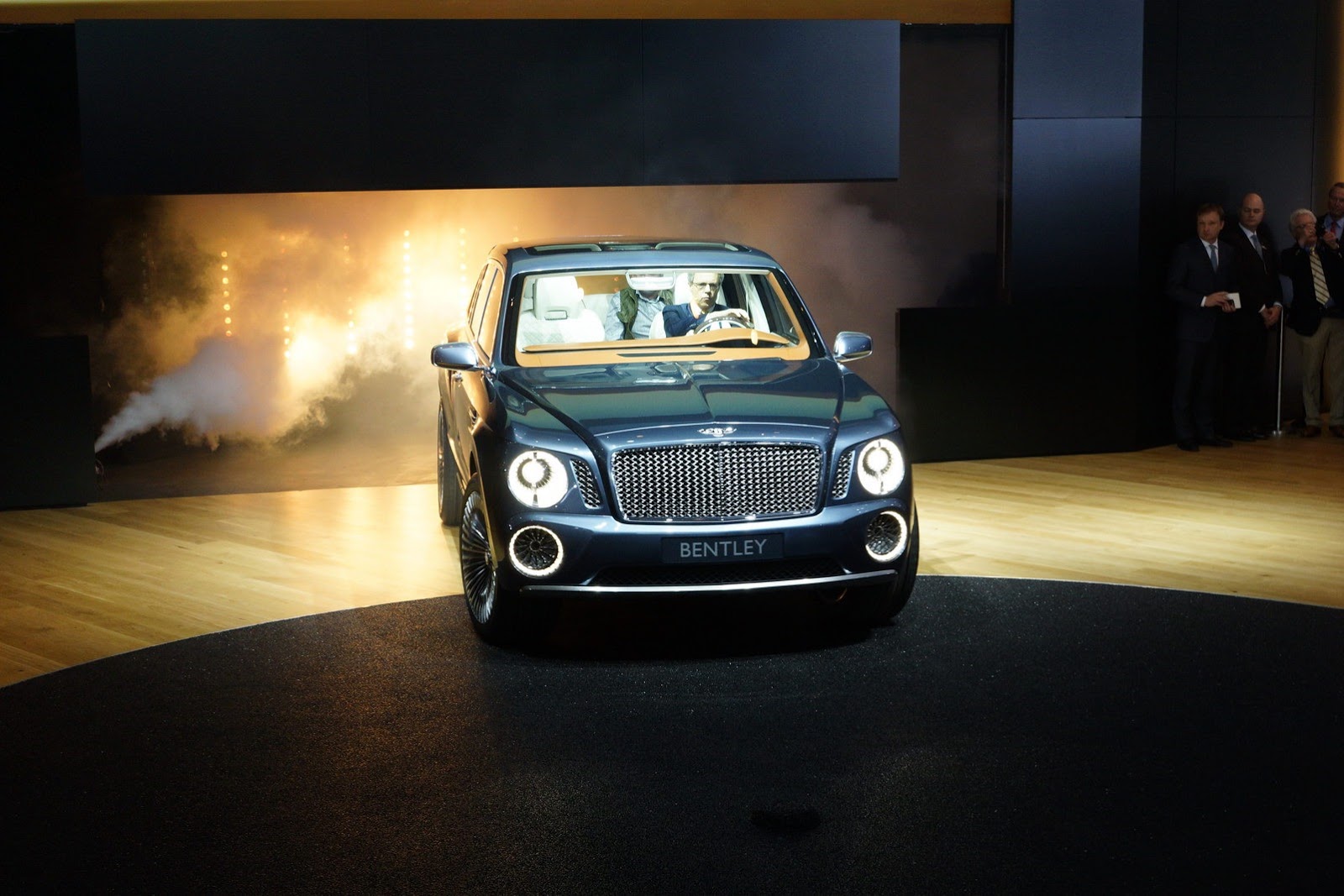 [Bentley-EXP-9-F-18%255B2%255D.jpg]