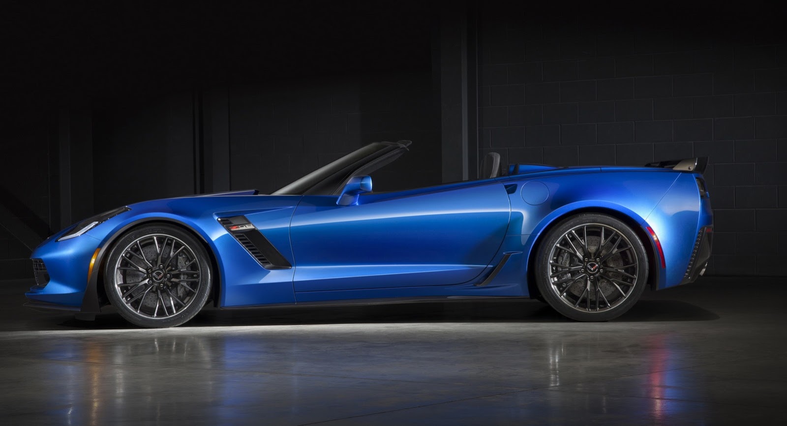 [2015-Chevrolet-Z06-Convertible-10%255B2%255D.jpg]