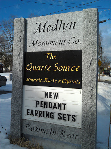 Medlyn Monument / The Quartz Source