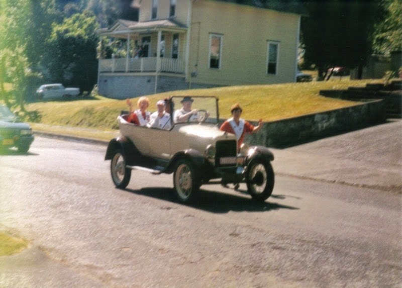 [03-1920-Willys-Overland-Touring-Car-%255B2%255D.jpg]
