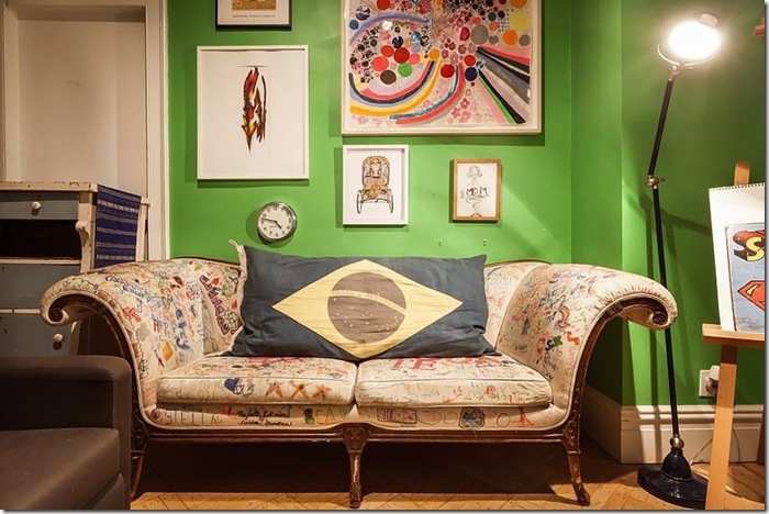 Beautiful Art and Pops of Color Beautiful Art and Pops of Color