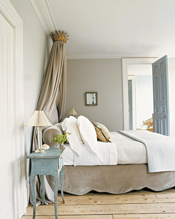 I love the bedskirt silhouette in this Swedish style bedroom. And who wouldn't love to sleep under a royal crown? I love the bedskirt silhouette in this Swedish style bedroom. And who wouldn't love to sleep under a royal crown?