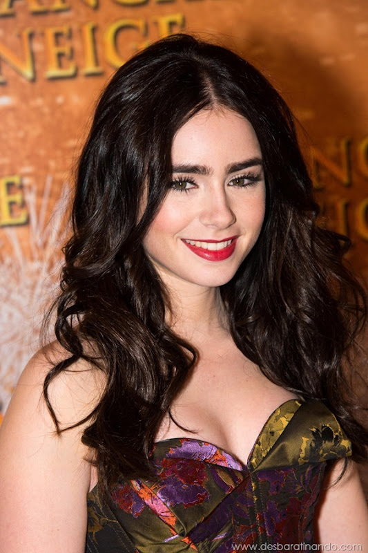 lily-collins-linda-sensual-sexy-lady-desbaratinando-sexta-proibida (26) lily-collins-linda-sensual-sexy-lady-desbaratinando-sexta-proibida (26)