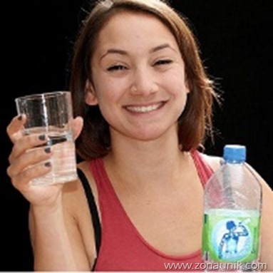 wanita kecanduan air putih