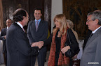 Cecilia Luchia Puig de C5N y Mañana Profesional saluda al Embajador. Atrás observa Sergio Etchart representante del Gob. de Salta.