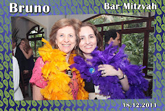 Fotos do evento Bruno - 18.12.11. Foto numero 27 da Social Click Fotografia Digital, do Rio de Janeiro, RJ, que faz fotos divertidas, fotos malucas, fotos com fantasias, fotos na hora, fotografia maluca, fotografia divertida com molduras personalizadas. fotos divertidas malucas foto maluca animadas animado rj rio de janeiro divertida fantasia animada noivas montagem social fotojornalismo casamento