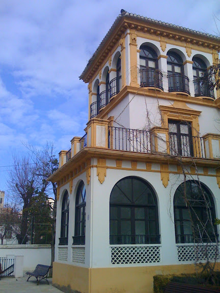Centro de Lenguas Modernas - Kenya Building