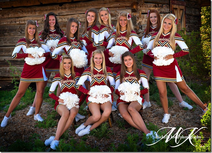 PHS Poms 12-13-4324 5x7 crop PHS Poms 12-13-4324 5x7 crop