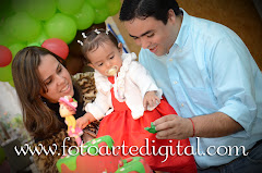 Álbum de fotos de 1 Ano de Mariana do estúdio Foto Arte Digital, de Itaborái, RJ, que faz fotografia de casamentos (fotos de casamento), fotos de aniversário (fotografia de aniversário), fotos de 15 anos, fotos de crianças (fotografia infantil), fotos de eventos sociais, vídeos de casamento, vídeos de 15 anos, vídeos de making-of, vídeos de aniversário, vídeo infantil (vídeo de crianças) e vídeos de eventos sociais. Fotojornalismo e videojornalismo em Itaboraí, RJ. Album (digital) de fotos de 1 Ano de Mariana do estudio Foto Arte Digital, de Itaborai, RJ, que faz fotografia de casamentos (fotos de casamento), fotos de aniversario (fotografia de aniversario), fotos de 15 anos, fotos de criancas (fotografia infantil), fotos de eventos sociais, videos de casamento, videos de 15 anos, videos de making-of, videos de aniversario, video infantil (video de criancas) e videos de eventos sociais. Fotojornalismo e videojornalismo em Itaborai, RJ.