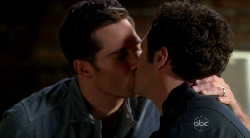 luke macfarlane gay kiss brothers and sisters matthew rhys brothers and sisters4x12 01 Matthew Rhys on Loose Women