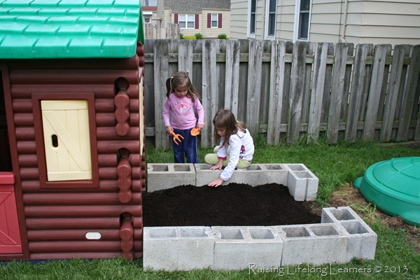 6 Great Gardening Adventures for Kids via www.RaisingLifelongLearners.com