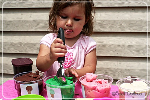[servingicecream%255B5%255D.jpg]