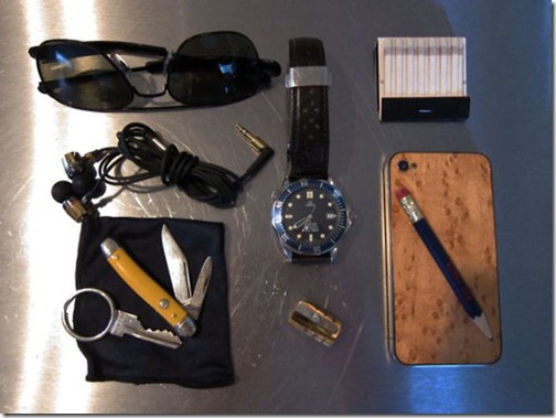 what_men_carry_in_their_pockets_640_60