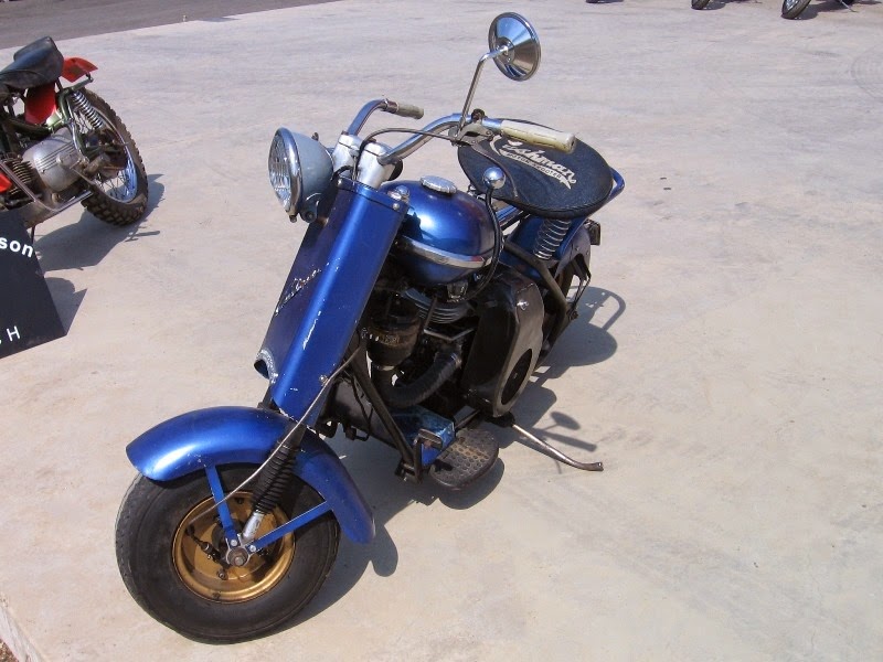[IMG_8522-1958-Cushman-Eagle-Motorcyc%255B1%255D.jpg]