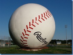 7819 Ontario Sault Ste Marie - World's Largest Baseball 7819 Ontario Sault Ste Marie - World's Largest Baseball