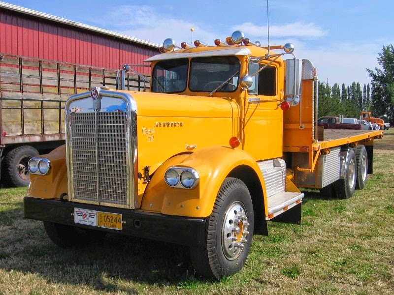 [IMG_8725-1959-Kenworth-Flatbed-Truck%255B2%255D.jpg]
