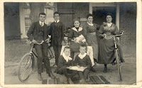 Monden-Coremans Kinderen ca. 1916.jpg