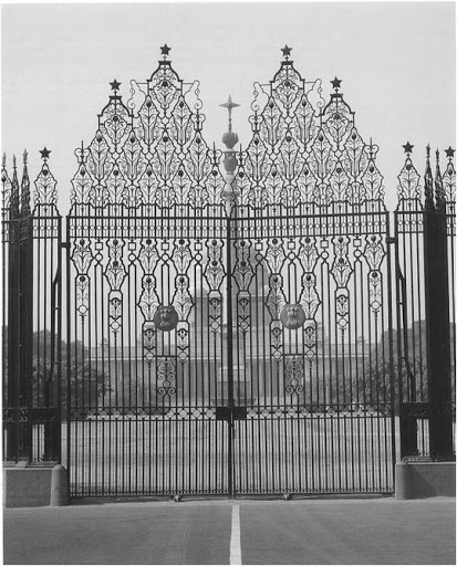How stunning is this grand wrought-iron gate to the Viceroy's house. How stunning is this grand wrought-iron gate to the Viceroy's house.