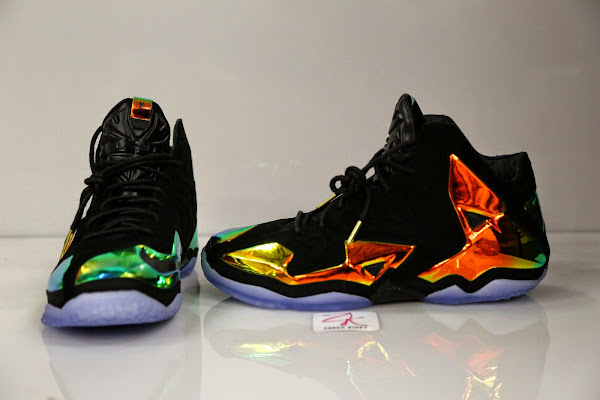 Take a Closer Look at King8217s Crown LeBron 11 EXT