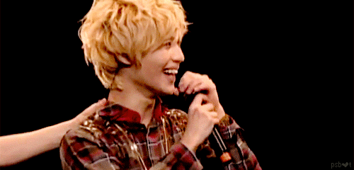 [tumblr_lwuiso8lkk1qa1d0io4_r1_500%255B5%255D.gif]