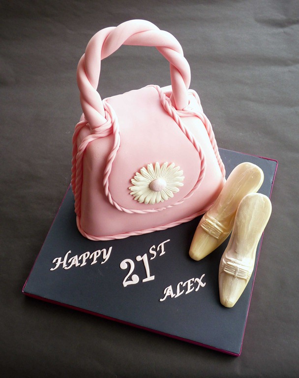 [Pink-Handbag-Birthday-Cakewith-Chocolate-Shoes%255B5%255D.jpg]