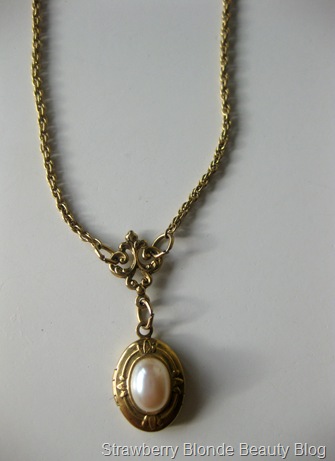 Lovely's_Vintage_Emporium_jewelry