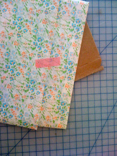 This striped tape is so cute.