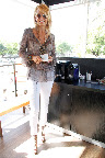 Cecilia Bolocco disfrutando de los Grands Crus de Nespresso. Gentileza: Nespresso.