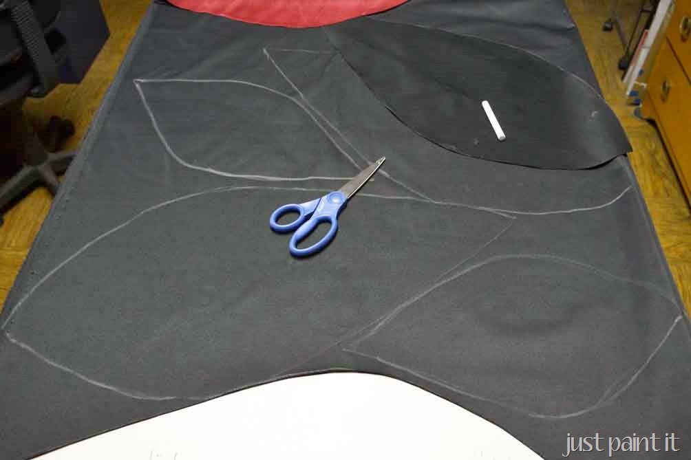[Poinsettia-Tree-Skirt-C%255B2%255D.jpg]