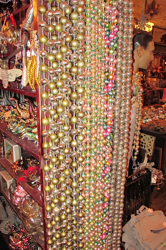 ...and in other colors. I love to mix in surprising colors when decorating for the holidays.