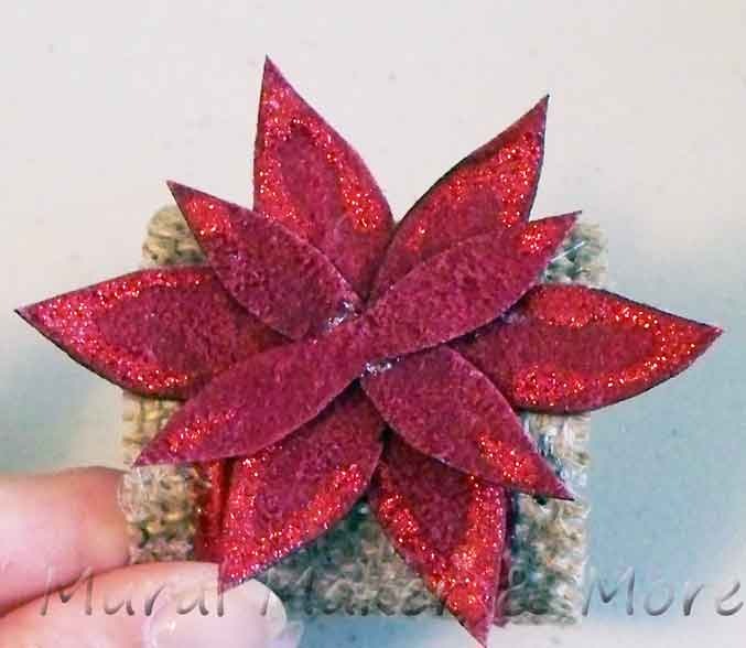 [poinsettia-napkin-ring-4%255B3%255D.jpg]