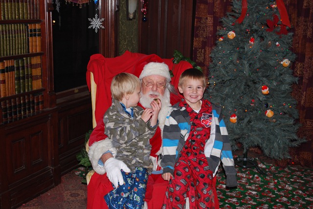 [showing%2520santa%2520his%2520belle%255B2%255D.jpg]
