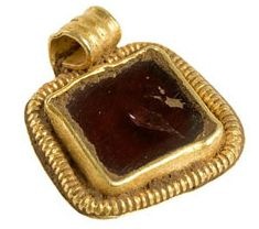 [pendant%2520seventh%2520century%2520found%2520off%2520hospital%2520road%255B3%255D.jpg]