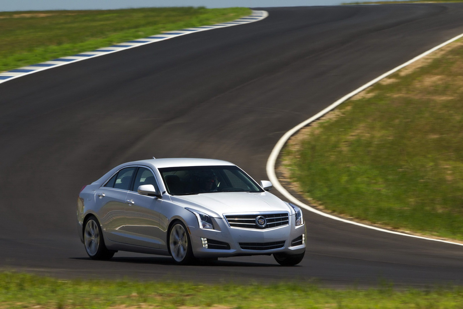 [2013-Cadillac-ATS-105%255B2%255D.jpg]