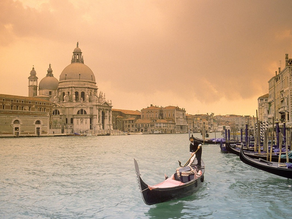 [Grand-Canal-Venice-Italy3.jpg]