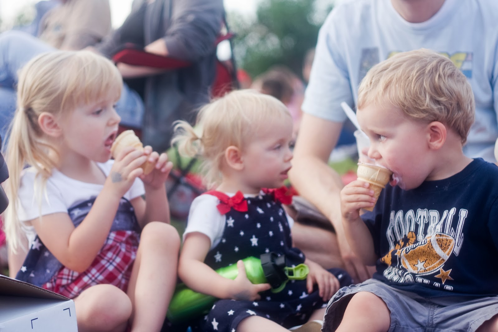 [7.4.13---Lily-emma-Jacob-ice-cream4.jpg]