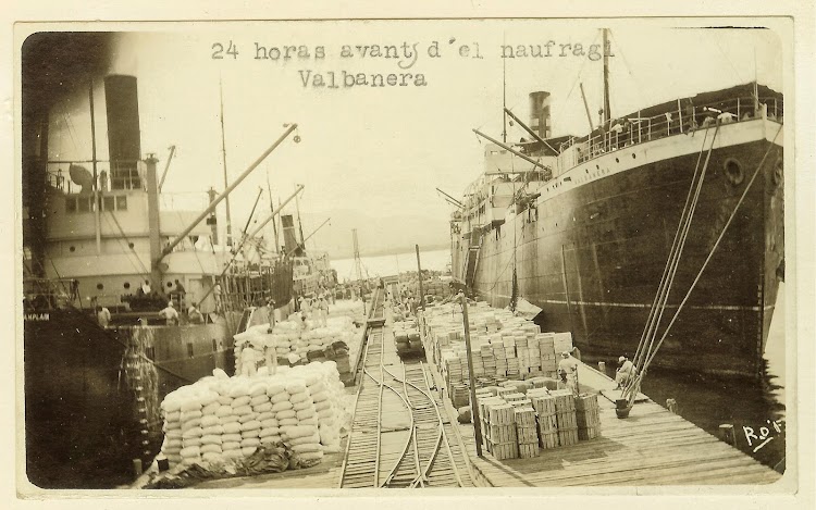 El vapor VALBANERA poco antes de su epico final. Foto Flickr.jpg