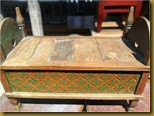 Jodang jawa primitif kotak kayu untuk membawa upeti Jodang jawa primitif kotak kayu untuk membawa upeti