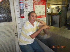 noAroldo (da banca de joirnais de fronte à JuJu). Bar Urquiza noAroldo (da banca de joirnais de fronte à JuJu). Bar Urquiza