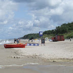 Wschodnia strona plaży w Dziwn&oacute;wku. Przede mną wieżyczka WOPR - zrobię zdjęcie ekwipunku ratowniczego.