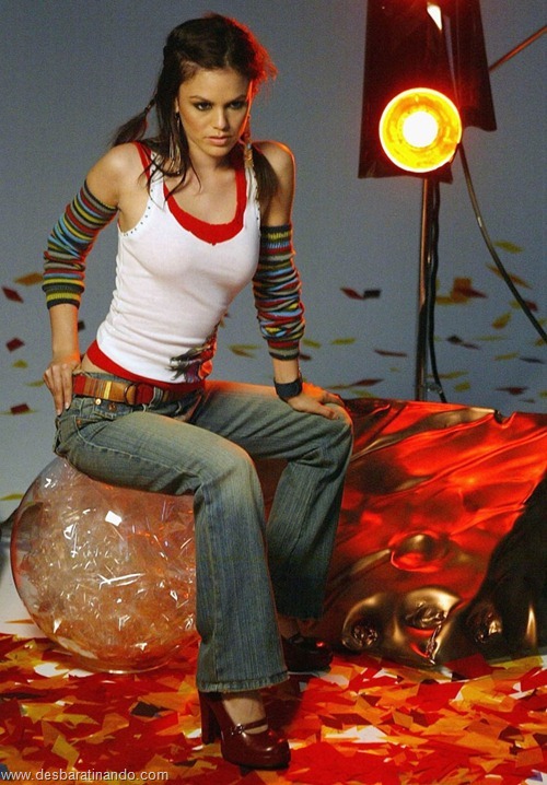 NEW YORK - MAY 6: Actress Rachel Bilson, star of "The O.C", poses on set during a photo shoot for an advertising campaign for BONGO May 6, 2004 in New York City. (Photo By Mark Mainz/Getty Images) *** Local Caption *** Rachel Bilson NEW YORK - MAY 6: Actress Rachel Bilson, star of "The O.C", poses on set during a photo shoot for an advertising campaign for BONGO May 6, 2004 in New York City. (Photo By Mark Mainz/Getty Images) *** Local Caption *** Rachel Bilson