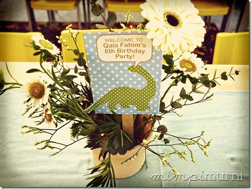 floral arrangement by Vanilla Floral Studio. signs designed by me. floral arrangement by Vanilla Floral Studio. signs designed by me.