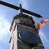 Cim del Matagalls, amb el detall d'una placa en honor a Jacint Verdaguer