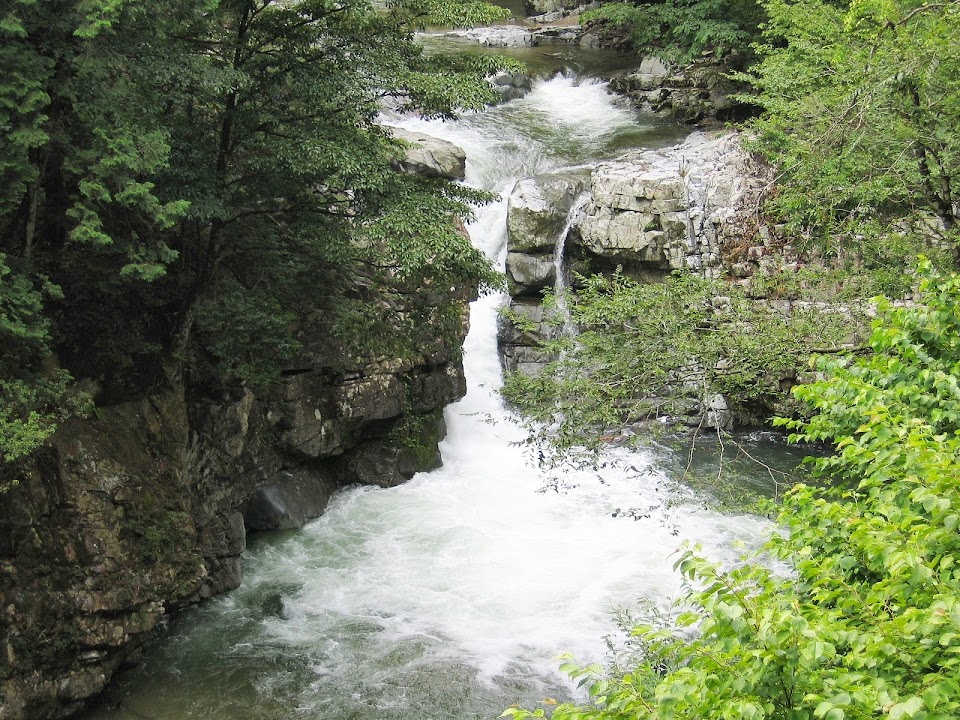 小川の大滝