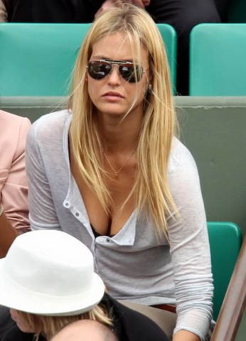 [celebrities-caught-looking-1%255B3%255D.jpg]