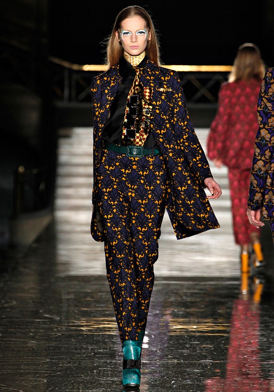 [miu-miu-rtw-fw2012-runway-30_123758501588%255B7%255D.jpg]