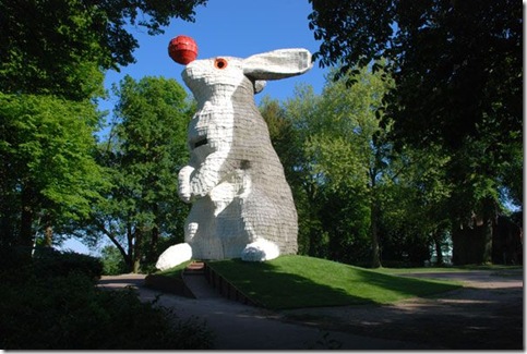 Florentijn Hofman (Lookout Rabbit)