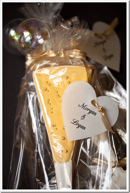 champagne glass cookies with tags